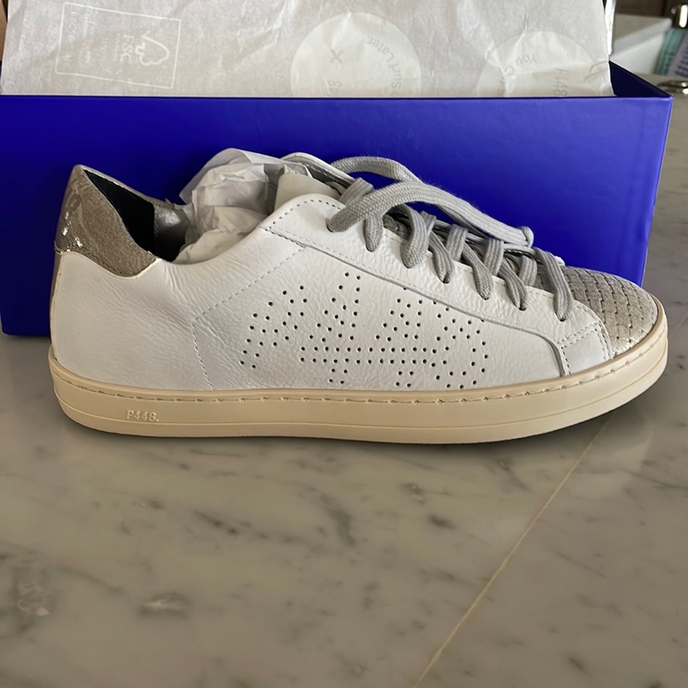 NWT P448 John White/Kale Size 37